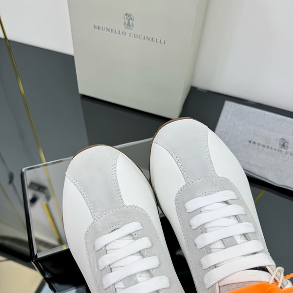 スーパーコピーブランド靴側面デザイン